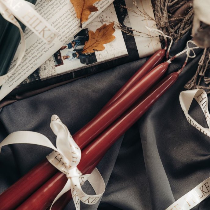 Hilke Herrgårdsljus | Vinröd Glans