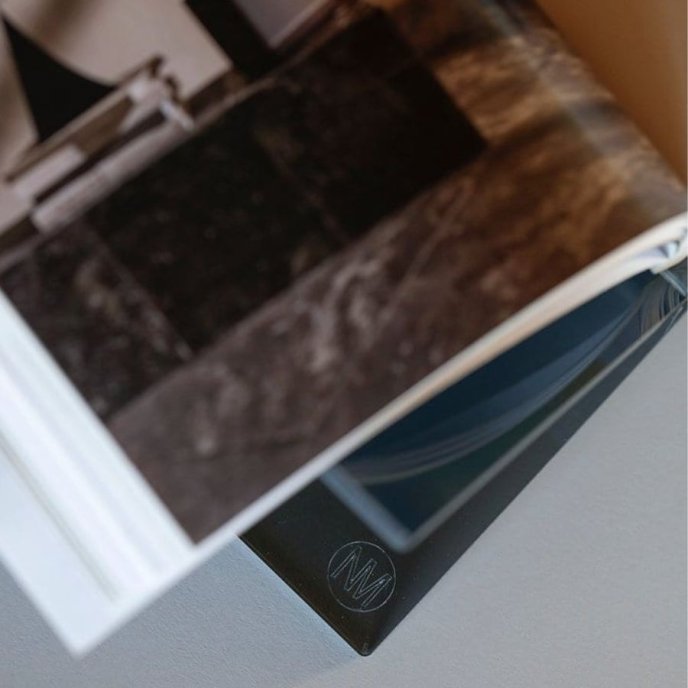 NM Bookstand X Smoked